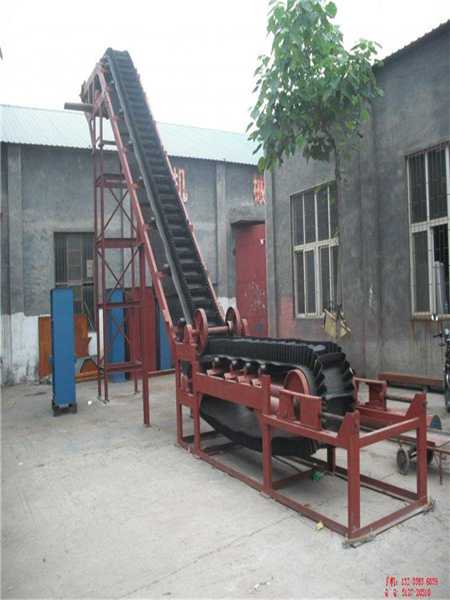 山西煤礦大傾角輸送皮帶機(jī)